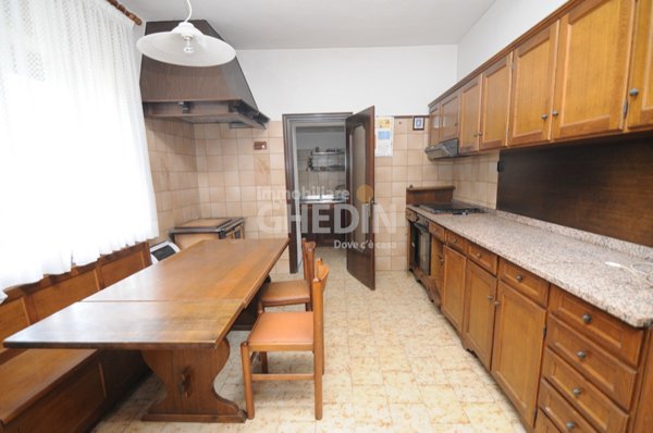 casa indipendente in vendita a Fiuminata in zona Castello