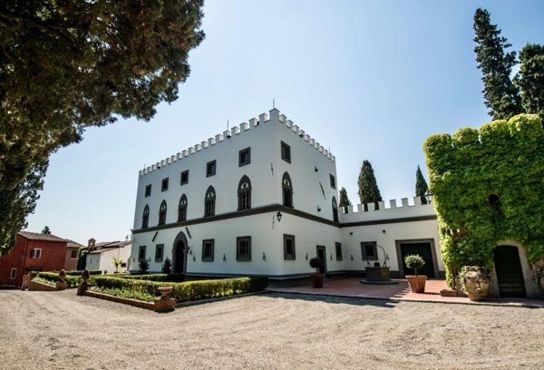 villa in vendita a Fiuminata in zona Castello