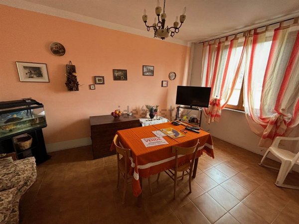 appartamento in vendita a Fiuminata in zona Massa