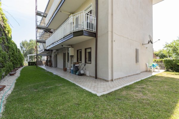 appartamento in vendita a Fiuminata in zona Castello