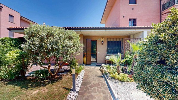 casa indipendente in vendita a Fiuminata