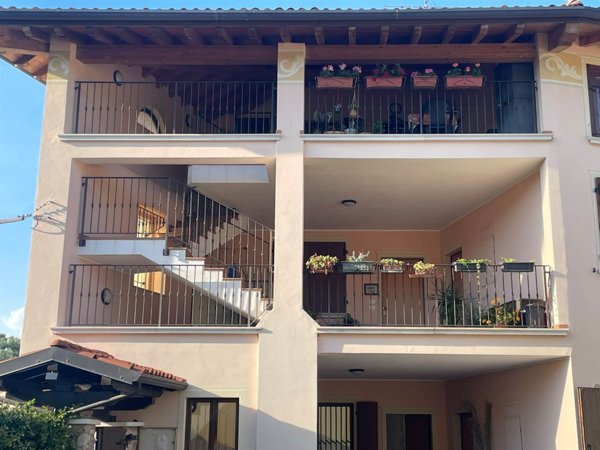 appartamento in vendita a Fiuminata in zona Castello