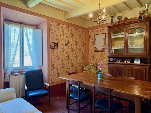 casa indipendente in vendita a Fiuminata in zona Pontile