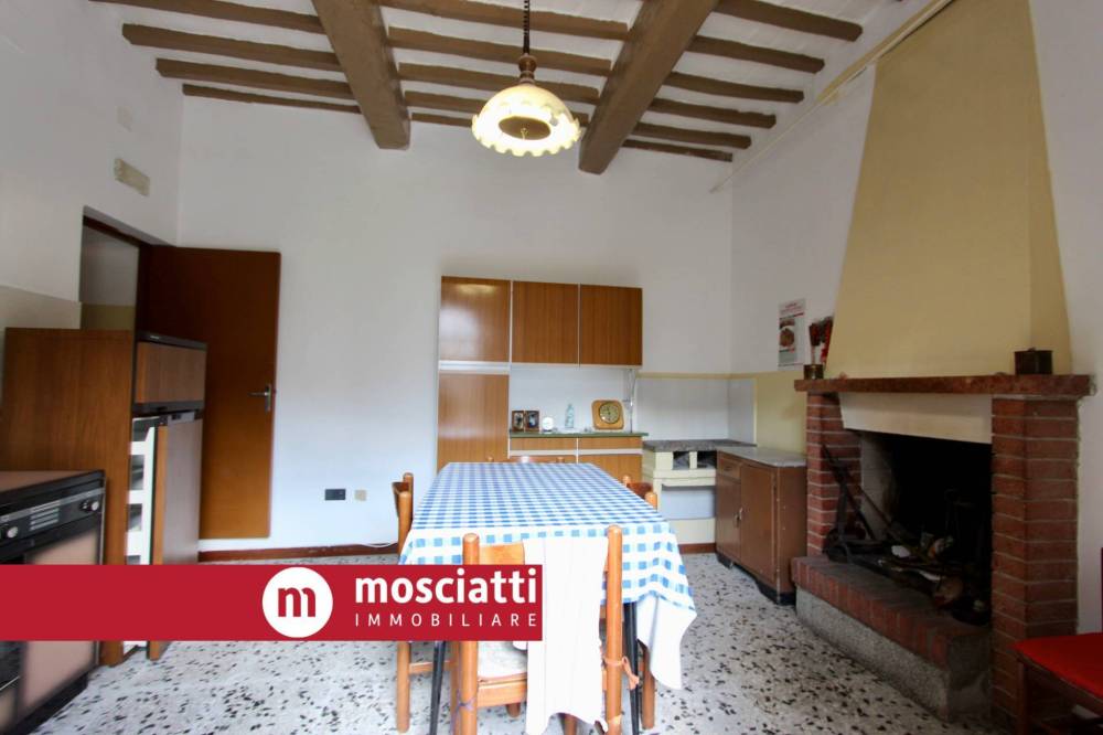 casa indipendente in vendita a Fiuminata
