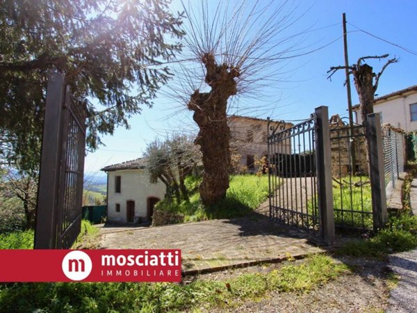 casa indipendente in vendita a Gagliole in zona Acquosi