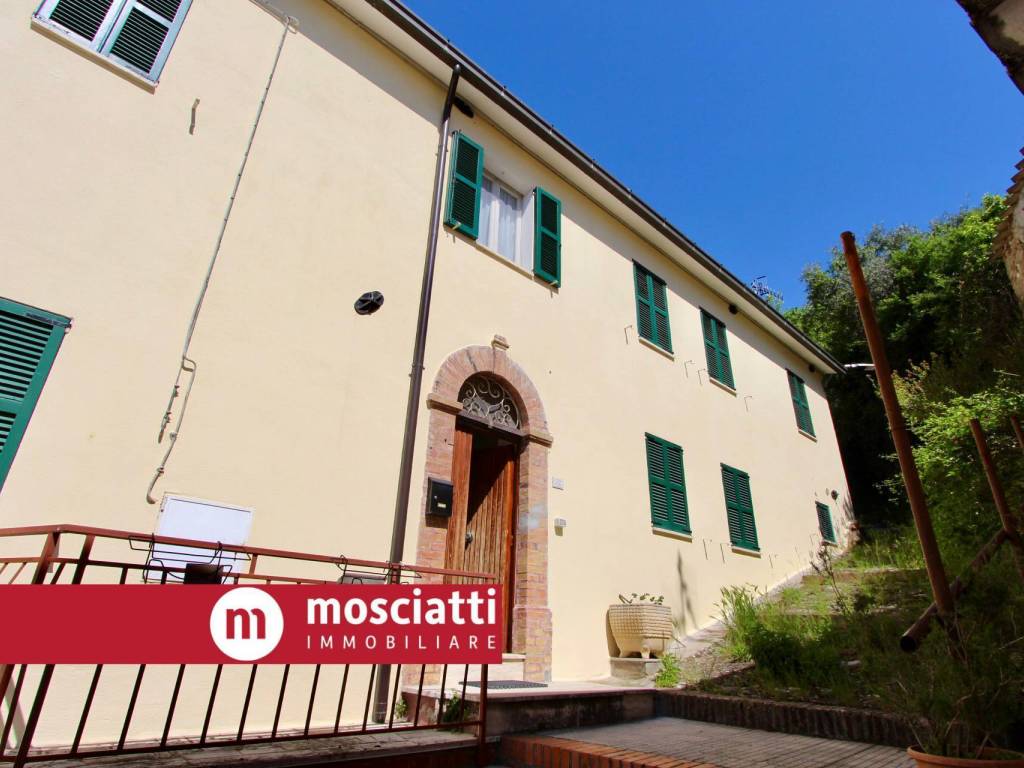 casa indipendente in vendita a Gagliole in zona Acquosi