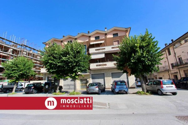 negozio in vendita a Gagliole in zona Selvalagli
