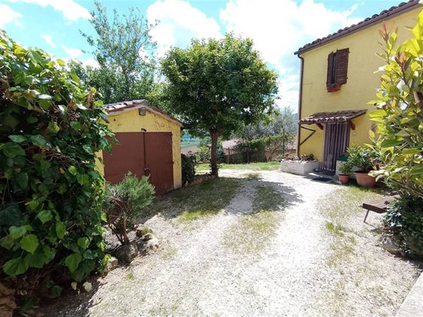 appartamento in vendita a Gagliole in zona Acquosi
