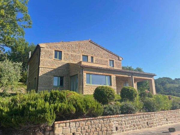 casa indipendente in vendita a Gualdo