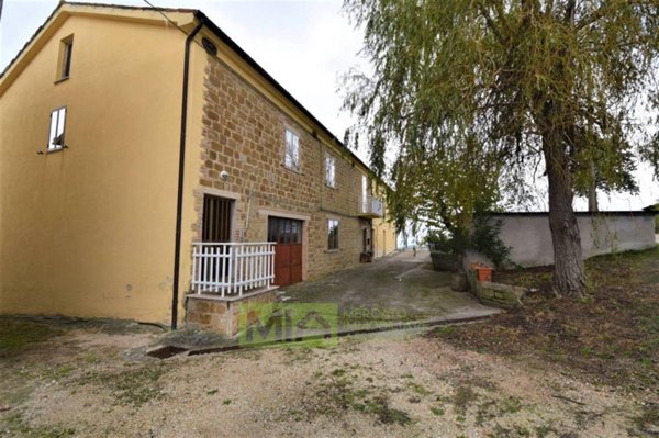 casa indipendente in vendita a Gualdo in zona Morrone