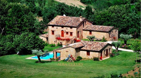 casa indipendente in vendita a Gualdo