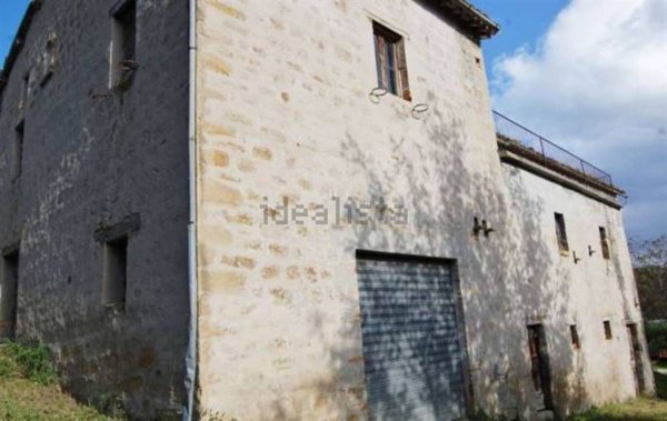 casa indipendente in vendita a Gualdo