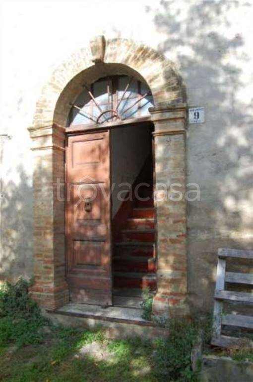 casa indipendente in vendita a Gualdo
