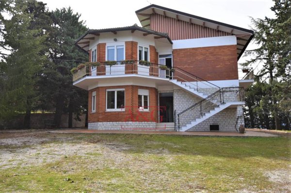 casa indipendente in vendita a Gualdo in zona Castello