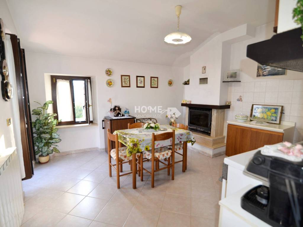 casa indipendente in vendita a Gualdo in zona Zazza