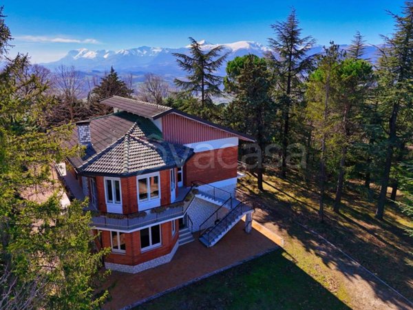 casa indipendente in vendita a Gualdo