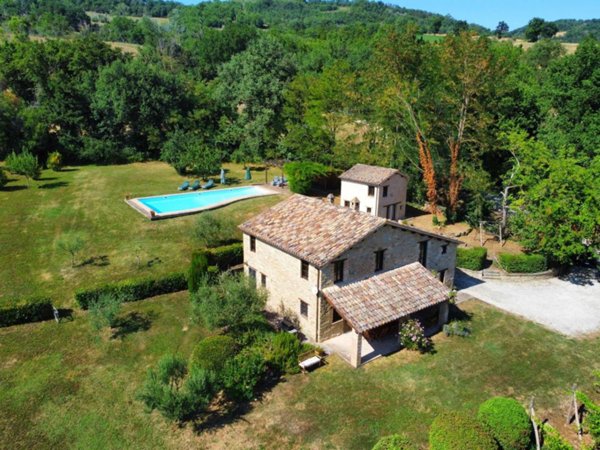 casale in vendita a Gualdo in zona Massignano