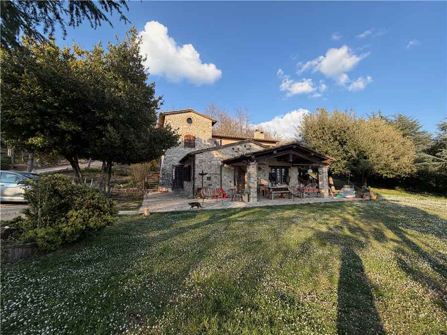 casa indipendente in vendita a Gualdo