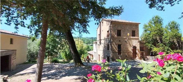 casale in vendita a Gualdo in zona Contro