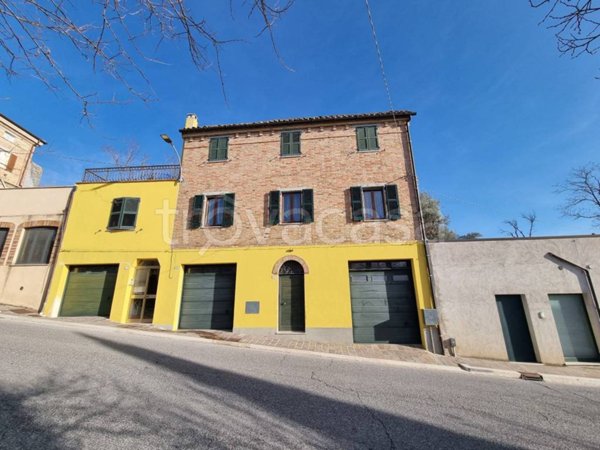 casa indipendente in vendita a Loro Piceno