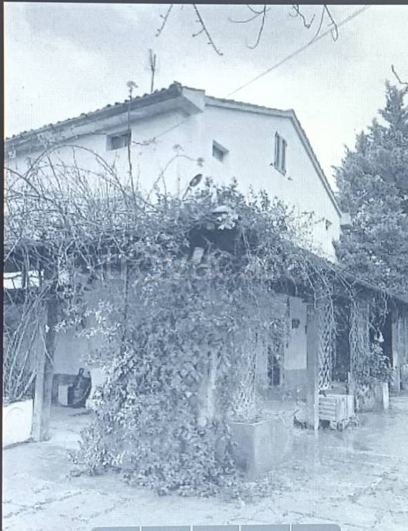 casa indipendente in vendita a Loro Piceno in zona Varco