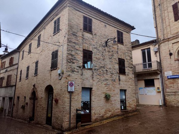 casa indipendente in vendita a Loro Piceno