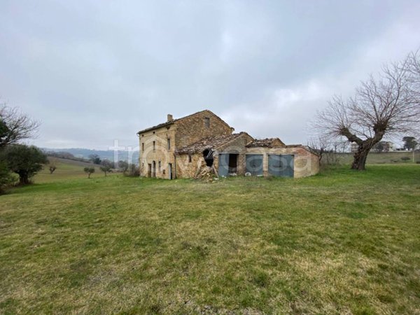 casa indipendente in vendita a Loro Piceno