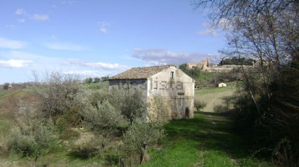 quadrivano in vendita a Loro Piceno