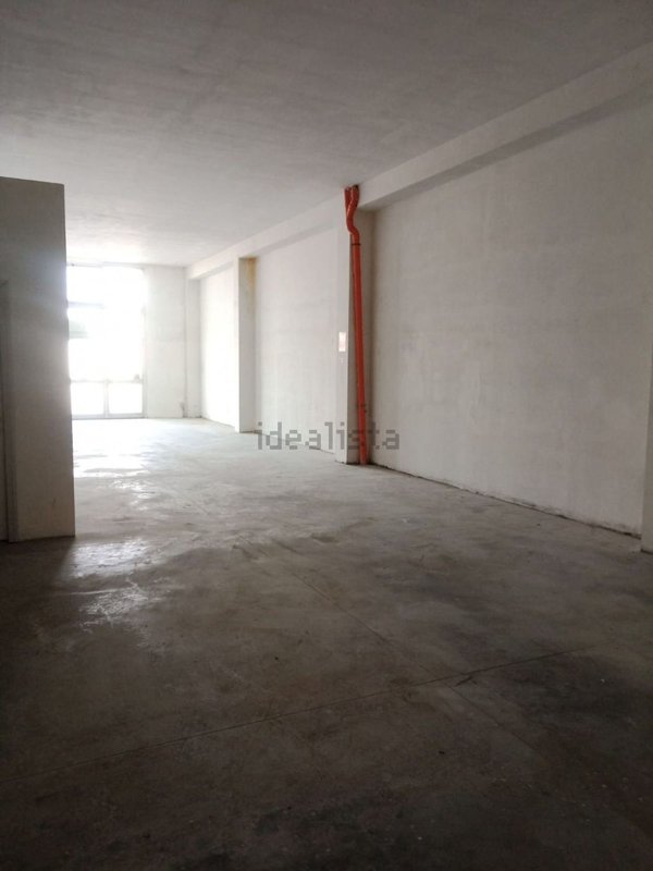 negozio in vendita a Loro Piceno