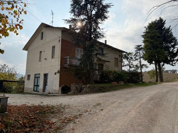 casa indipendente in vendita a Loro Piceno