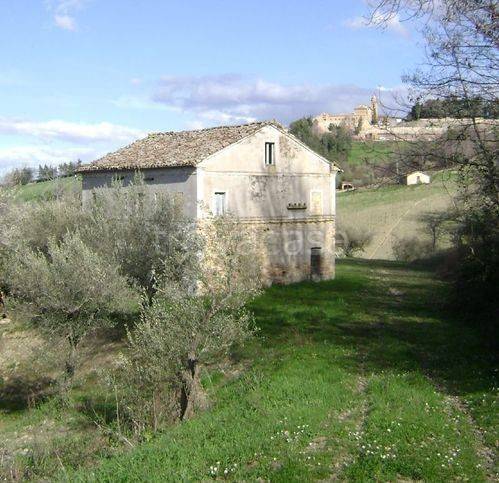 casa indipendente in vendita a Loro Piceno
