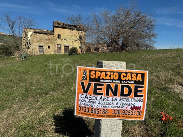 casa indipendente in vendita a Loro Piceno