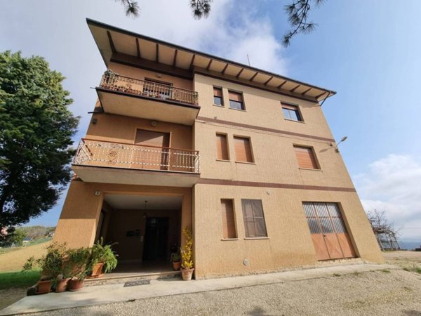 appartamento in vendita a Loro Piceno