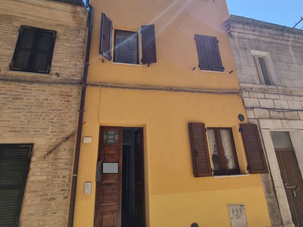 casa indipendente in vendita a Loro Piceno
