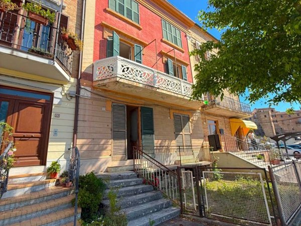 casa indipendente in vendita a Loro Piceno