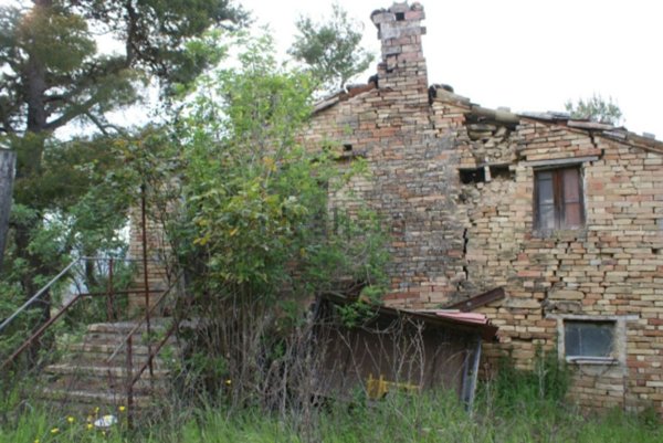 appartamento in vendita a Loro Piceno in zona Varco