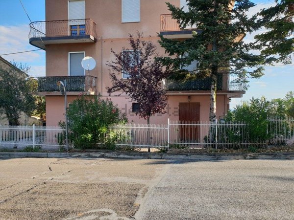 appartamento in vendita a Loro Piceno