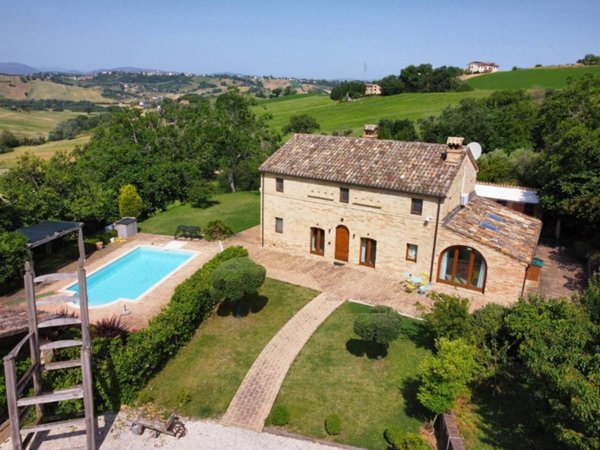 casale in vendita a Loro Piceno