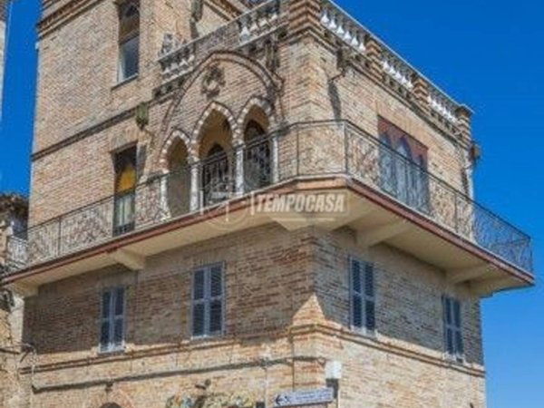 casa indipendente in vendita a Loro Piceno