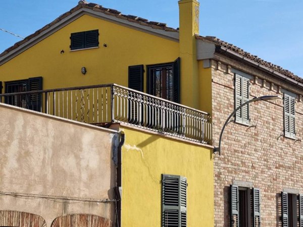 casa indipendente in vendita a Loro Piceno