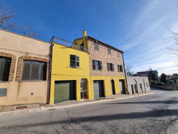 casa indipendente in vendita a Loro Piceno
