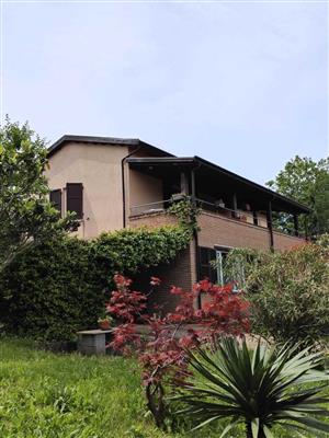 casa indipendente in vendita a Macerata