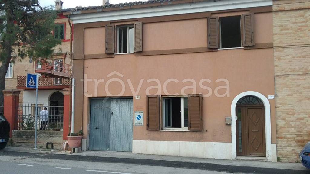 casa indipendente in vendita a Macerata in zona Villa Potenza
