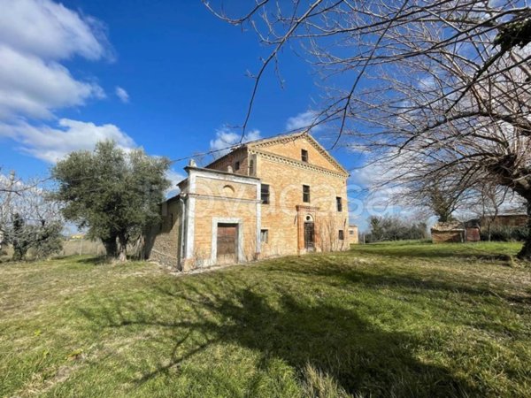 casa indipendente in vendita a Macerata