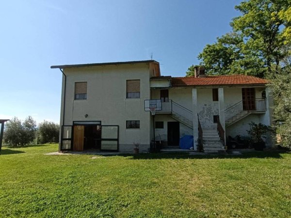 casa indipendente in vendita a Macerata in zona Cimarella