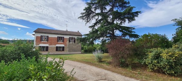 casa indipendente in vendita a Macerata in zona Villa Potenza