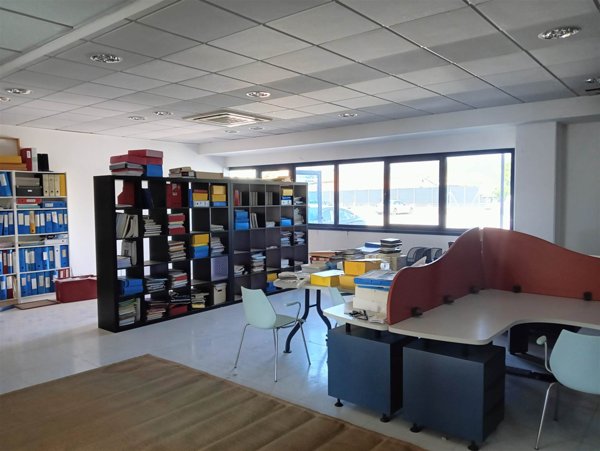 ufficio in vendita a Macerata in zona Piediripa