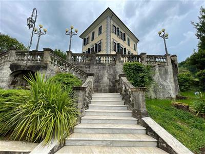 casa indipendente in vendita a Macerata