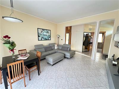 casa indipendente in vendita a Macerata