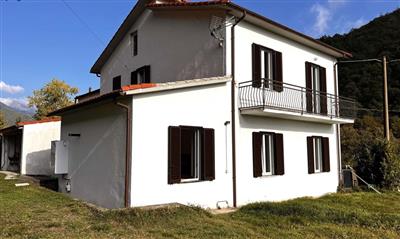casa indipendente in vendita a Macerata